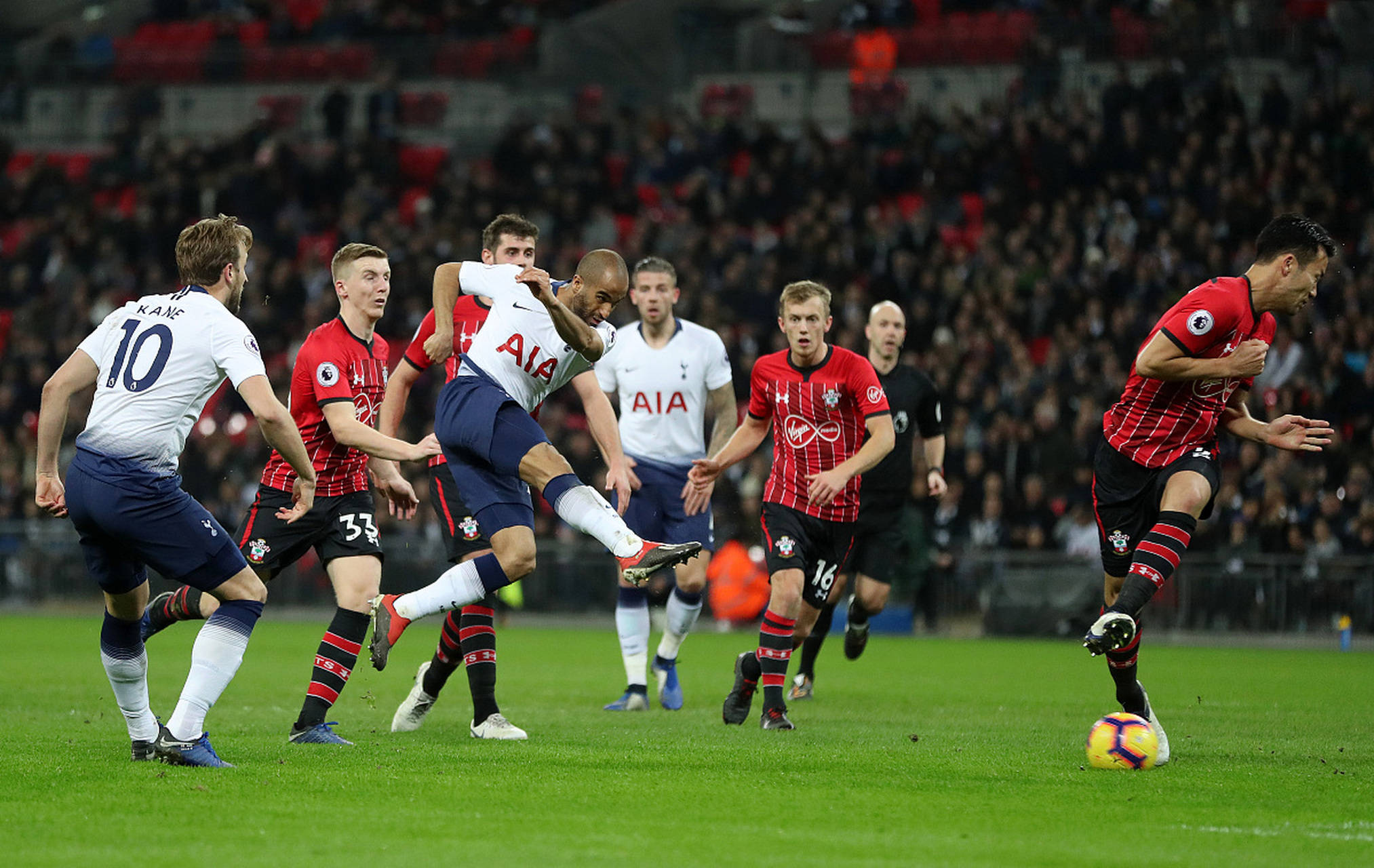 表现抢眼 表现抢眼